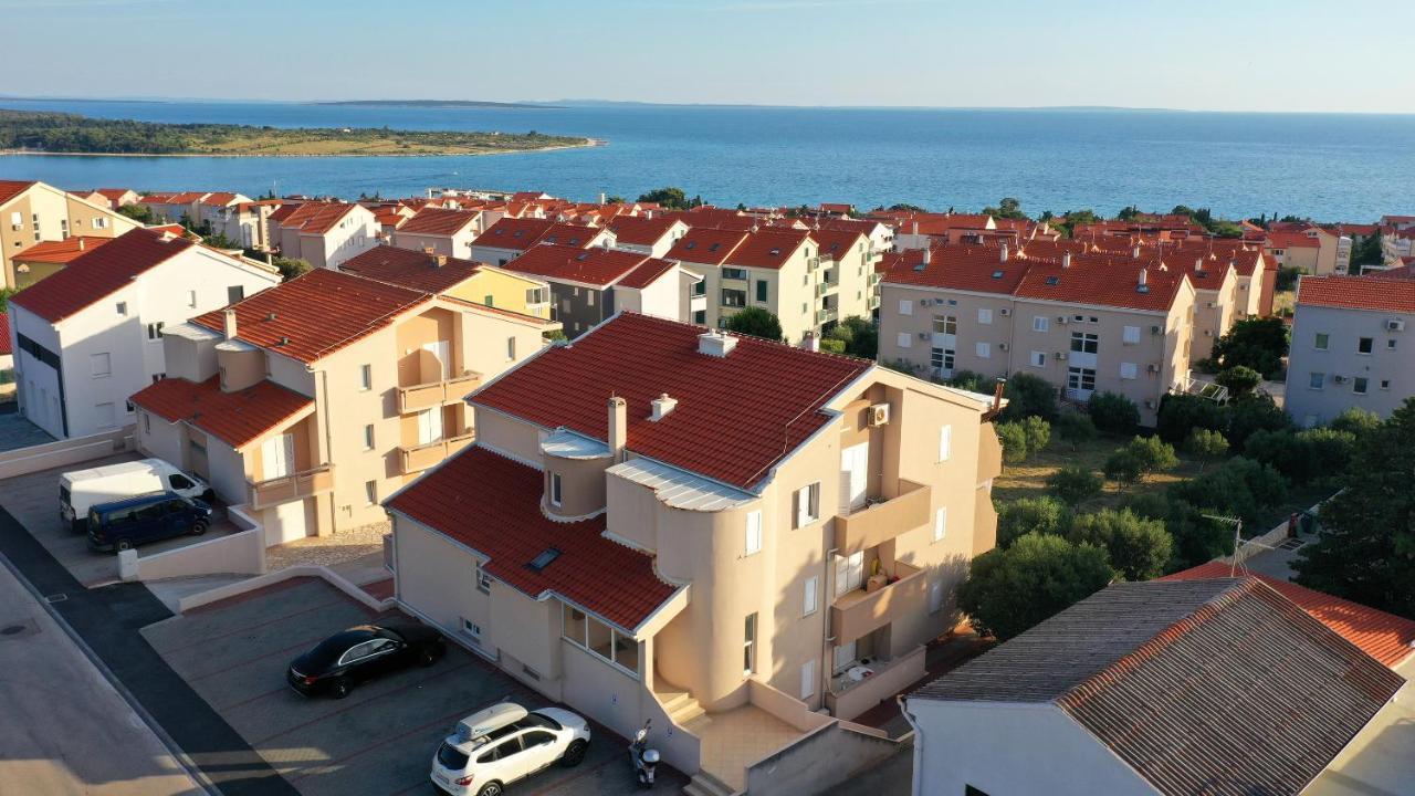 Apartments Tomy Novalja Kültér fotó