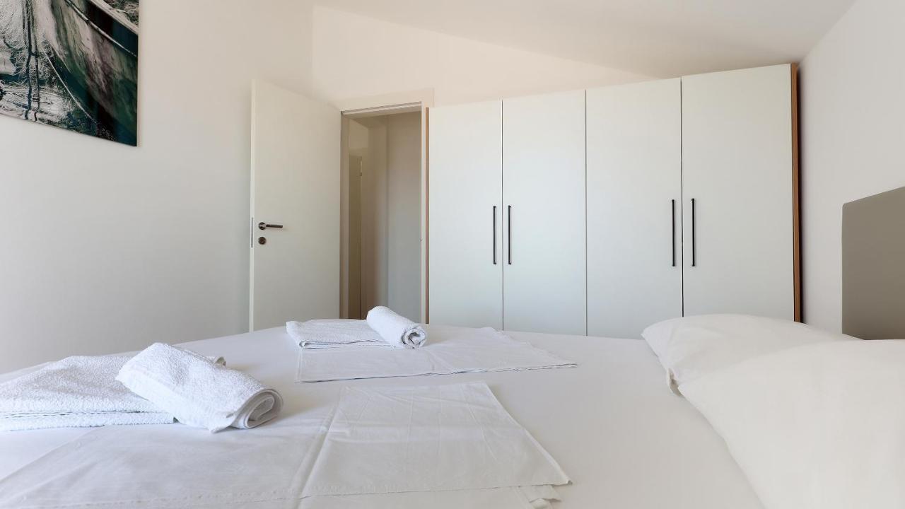 Apartments Tomy Novalja Kültér fotó
