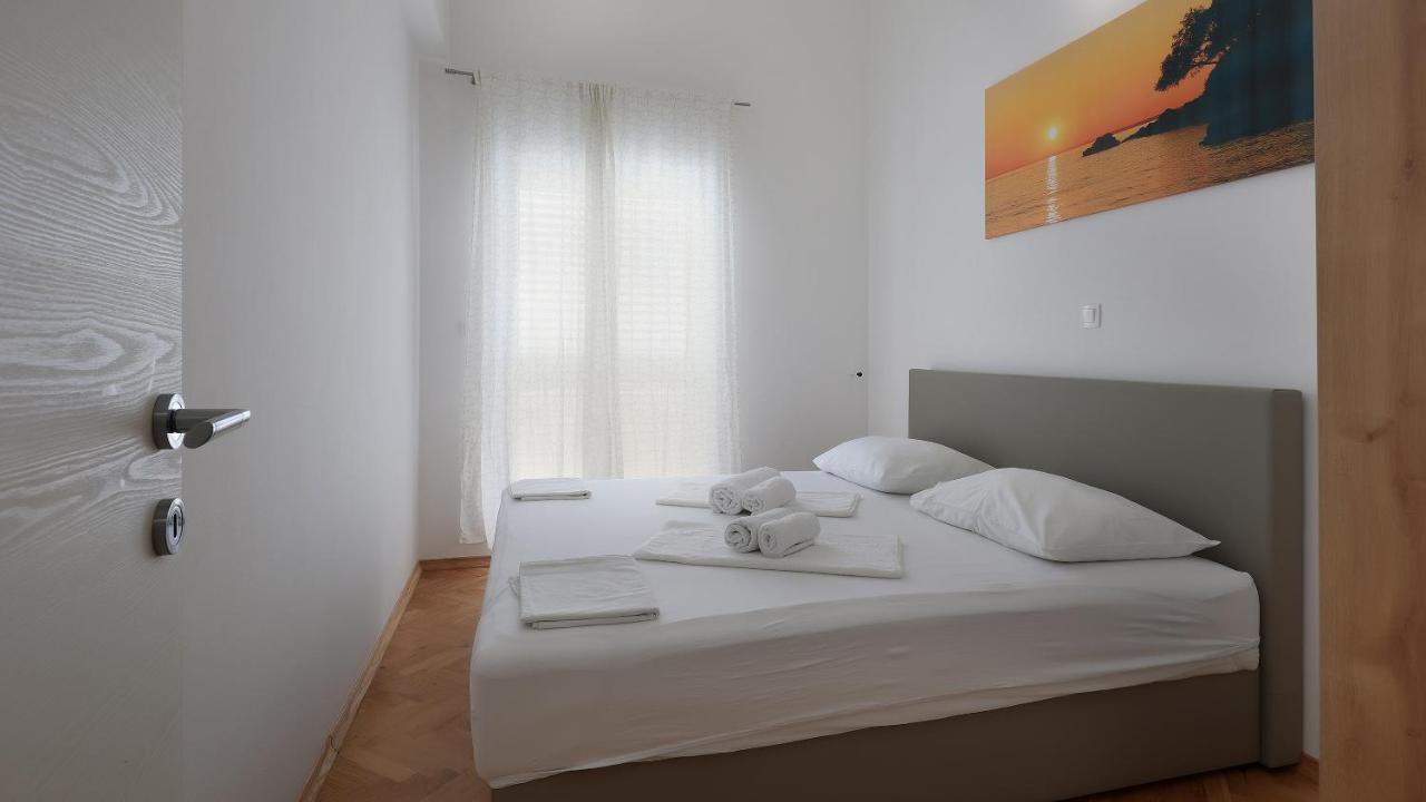 Apartments Tomy Novalja Kültér fotó